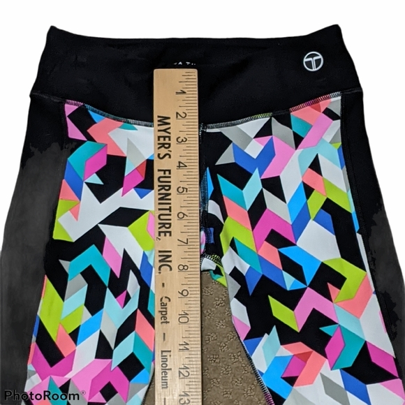 4/$25  Trina Turk work out Capris XS - Picture 4 of 9